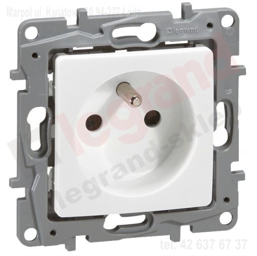 РОЗЕТКА LEGRAND NILOE 2P+Z 16A БЕЛАЯ 764540