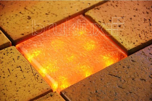 ZESTAW 16 X ŚWIECĄCA KOSTKA BRUKOWA LED 10x20 x6cm