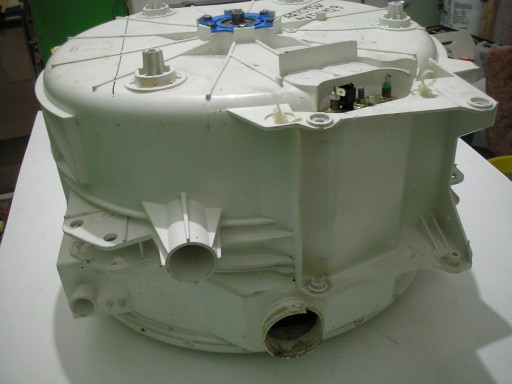 БАРАБАН С КОРПУСОМ СТИРАЛЬНАЯ МАШИНА ARISTON AVTF129