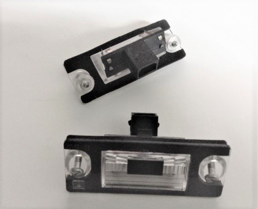 LAMPKA TABLICY REJ AUDI A3 A4 NOWA 8D9943021