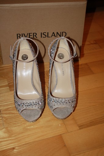 Obłędnie piękne szpilki marki RIVER ISLAND
