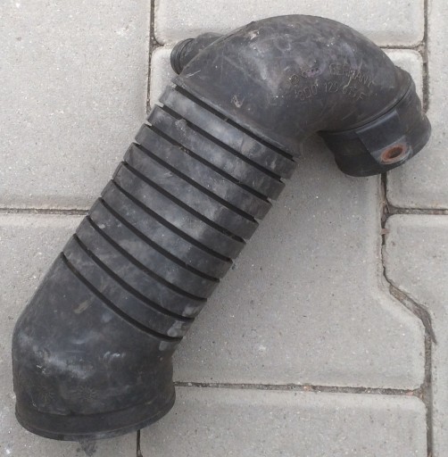Audi vw трубка всасывающий воздуха 8d0129615f1 - фото