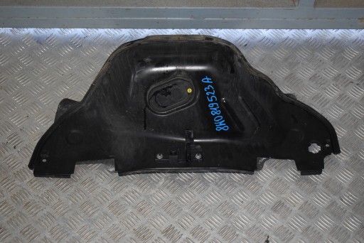SCIANA GRODZIOWA GRODZ AUDI A4 B9 8W0 8W0819523A