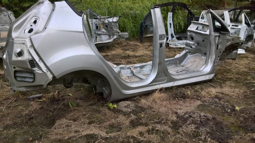 FIESTA MK7 - КРЫЛО ЗАДНЕЕ ПРАВОЕ - ПЕРЕДНЯЯ НАБОР, СТОЙКА