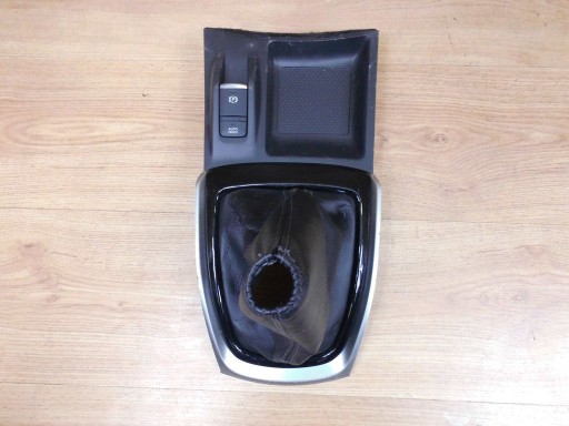 Nissan X-Trail T32 frame of the gear tunel sleeve switch brakes