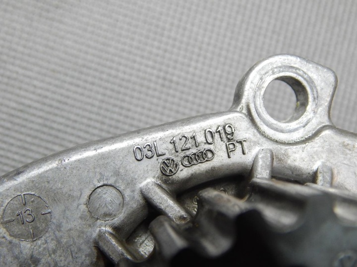 VW TIGUAN 5N2 POMPE À EAU 03L121031A