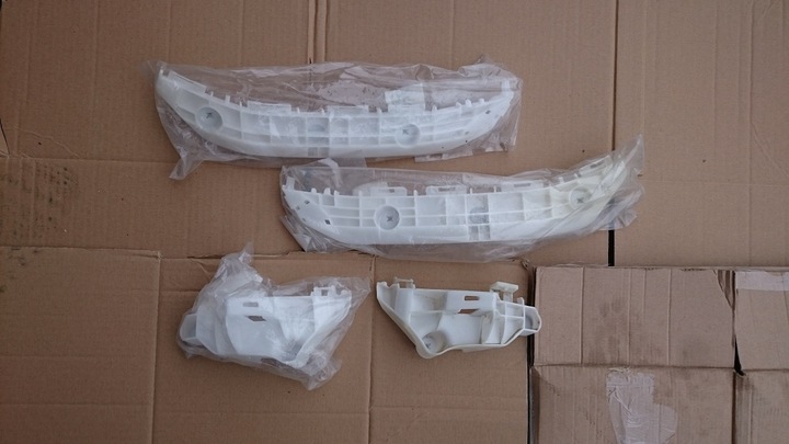 TOYOTA VERSO WITH FASTENING BUMPER REAR REAR L+R NEW CONDITION photo 1 - milautoparts-fr.ukrlive.com