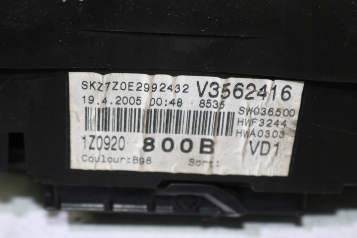 COMPTEUR TABLEAU DE BORD SKODA OCTAVIA II 1Z0920800B EUROPE