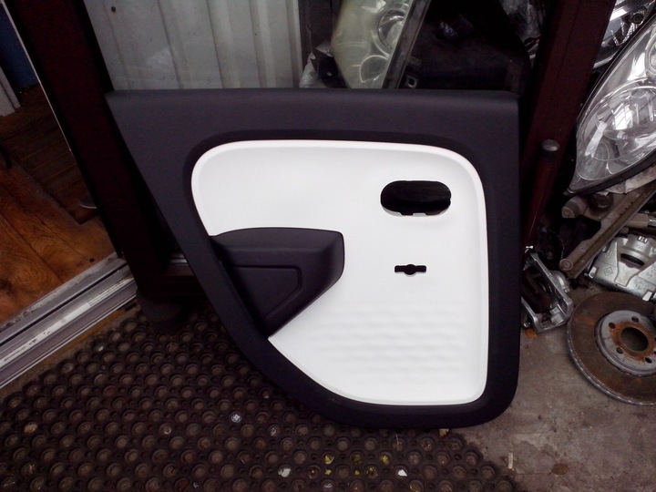 PANEL PANEL RENAULT TWINGO III REAR LEFT photo 1 - milautoparts-fr.ukrlive.com