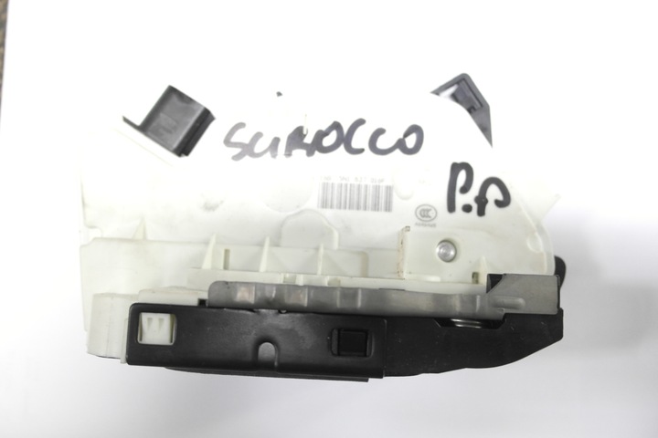 VW SCIROCCO LOCK DOOR RIGHT FRONT 5N1837016F photo 1 - milautoparts-fr.ukrlive.com