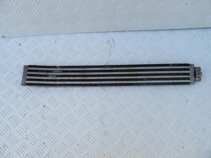 MERCEDES RADIATEUR HUILES W2045000600 AMG photo 1 - milautoparts-fr.ukrlive.com