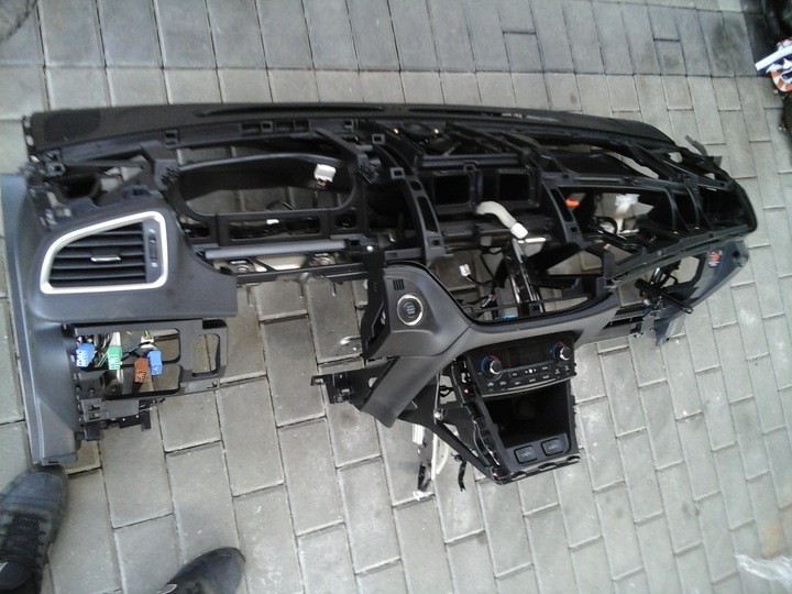 Suzuki sx4 s-cross торпедо консоль з трубка європа, Ціна