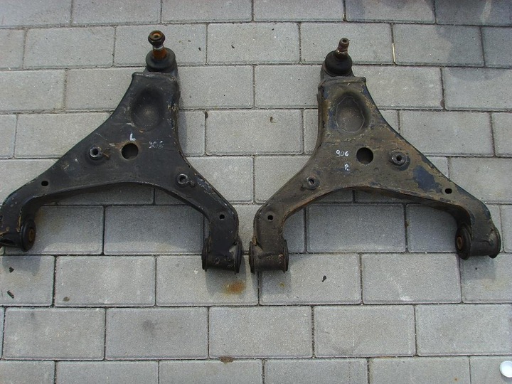 фото №1, Mercedes sprinter 906 w906 рычаг правые перед