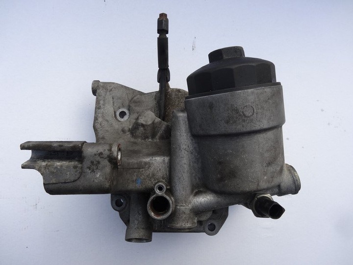 фото №1, Audi a8 d2 корпус основание масла 077115401h оригинал