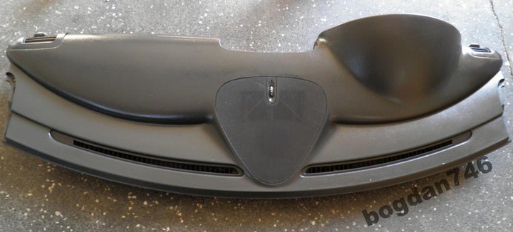 фото №1, Панель консоль капот c клас w203 00-07r чорна