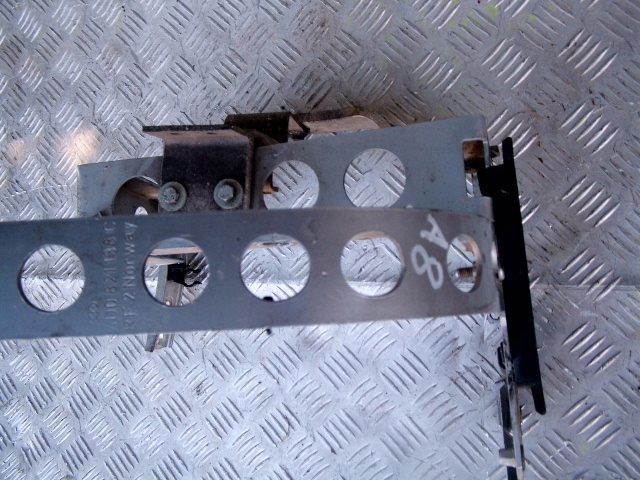 фото №7, Audi a8 d2 крепление бампера правые 4d0821138c