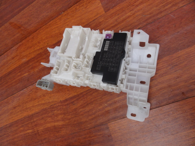 фото №1, Suzuki vitara iii 1,6 vvt коробка предохранителей