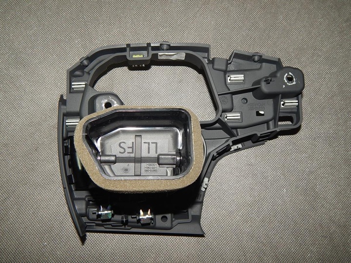 фото №4, Audi a4 b9 решётка воздуховод 8w1820901b