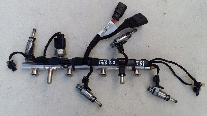 фото №1, Vw golf vii 7 06k133317h планка вприскувальний