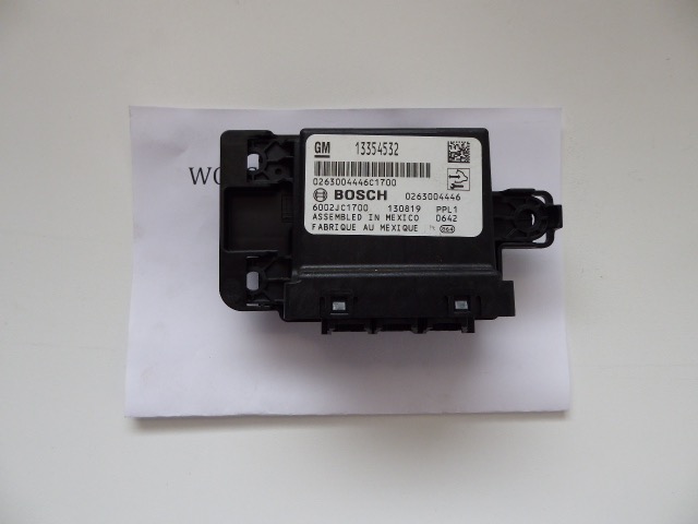 Module PARKTRONIKA PDC 13354532 OPEL INSIGNIA LIFT