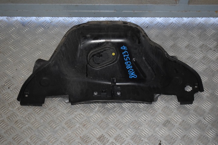 SCIANA GRODZIOWA GRODZ AUDI A4 B9 8W0 8W0819523A