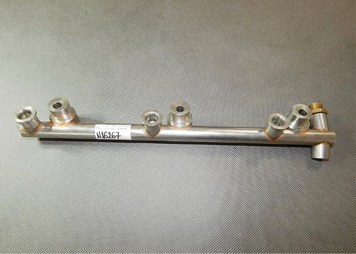 VW PASSAT B7 Kraftstoffverteiler Einspritzleiste 03H133317P
