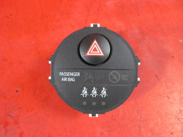 TOYOTA YARIS 3 III switch of warning lights PANEL 2014r