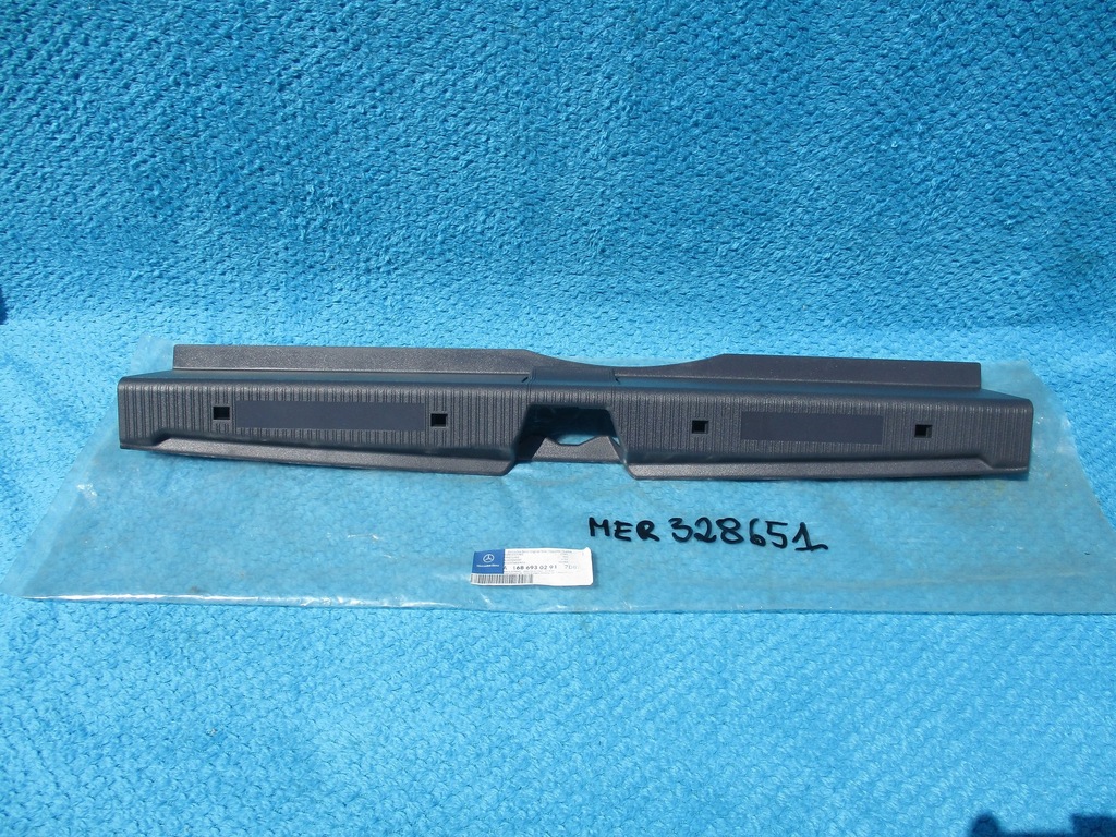 фото №1, Mercedes w168 молдинг захисна стіна задня кришка багажника