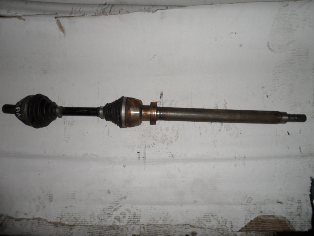 фото №1, Привідний вал права v60 2.0d3 механічна коробка передач