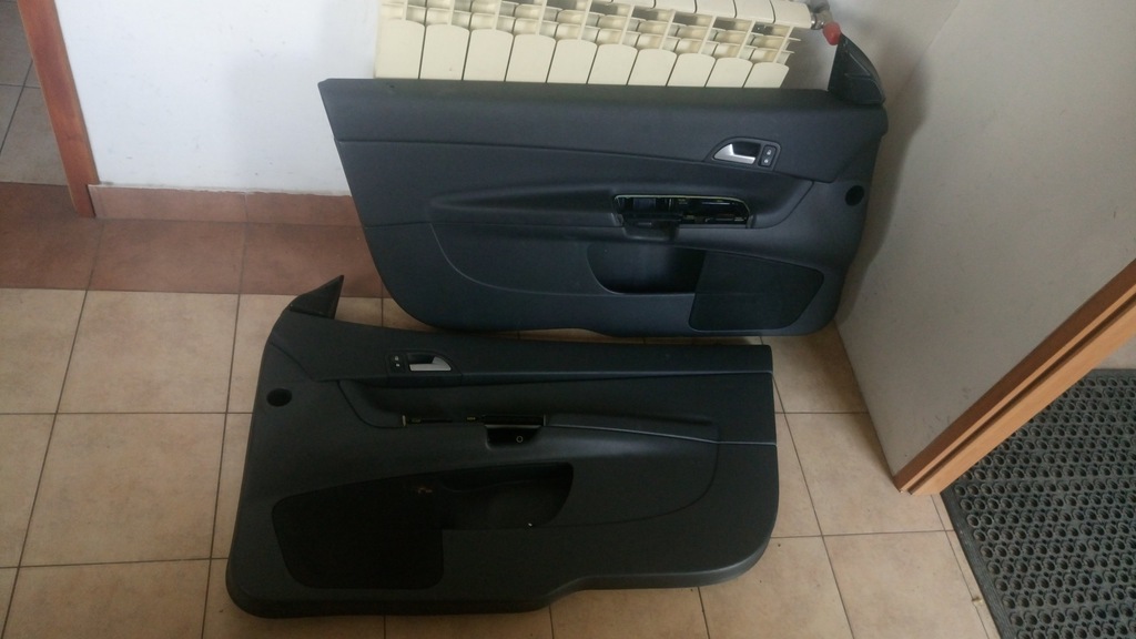 фото №1, Volvo c30 - обивка дверь сиденье обивка кожа