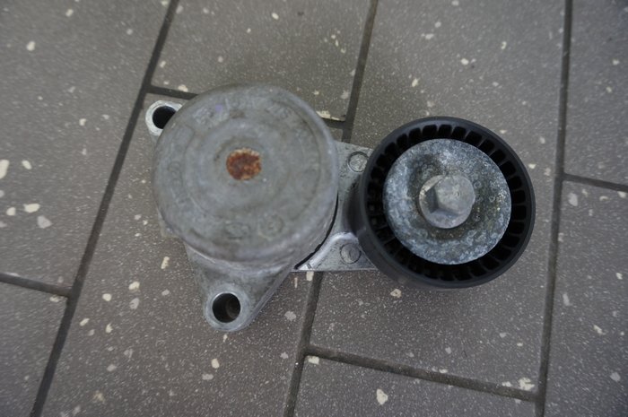 фото №1, Натяжитель ремень mercedes ml w166 6.3 amg e63 157