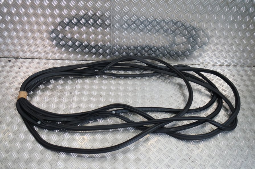 фото №1, Прокладка уплотнители дверь audi a8 s8 4h