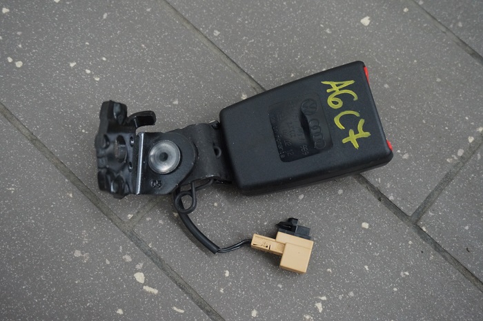 фото №1, Кліпса поперечина заднього задня audi a6 c7 4g0857740a