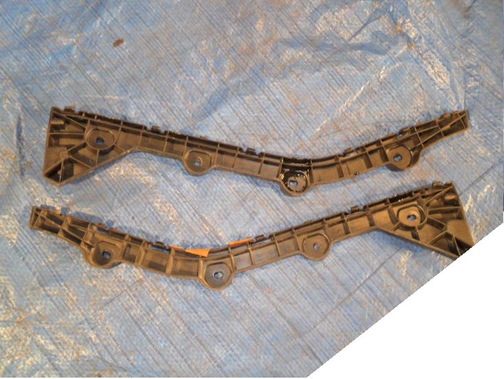 фото №1, Skoda rapid 2012-13 напрямна бампера правий задня