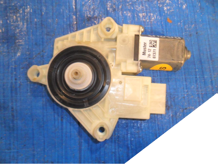 фото №1, Skoda rapid моторчик скло правий задня 5ja959812 b