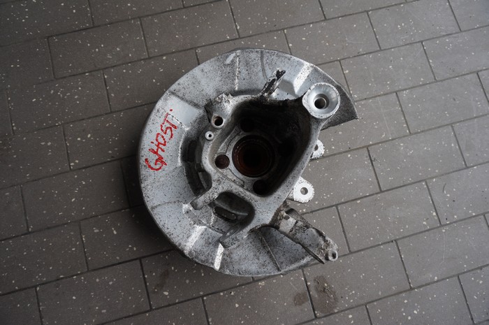 фото №1, Поворотный кулак ступица правый задняя rolls royce ghost