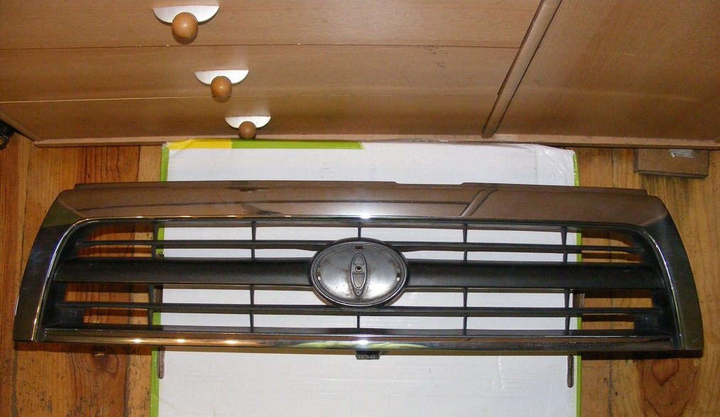 фото №1, Toyota hilux решітка радіатора решітка радіатора surf 4runner 96-00 хром