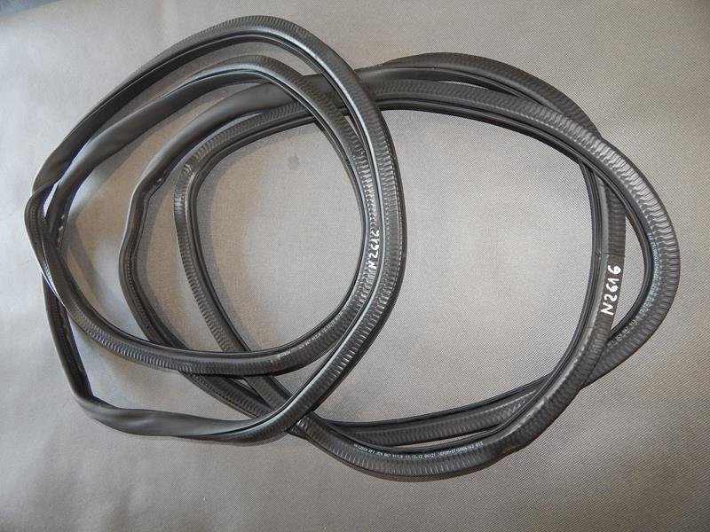 фото №1, Vw passat b7 прокладка дверь задняя 3c9867913b