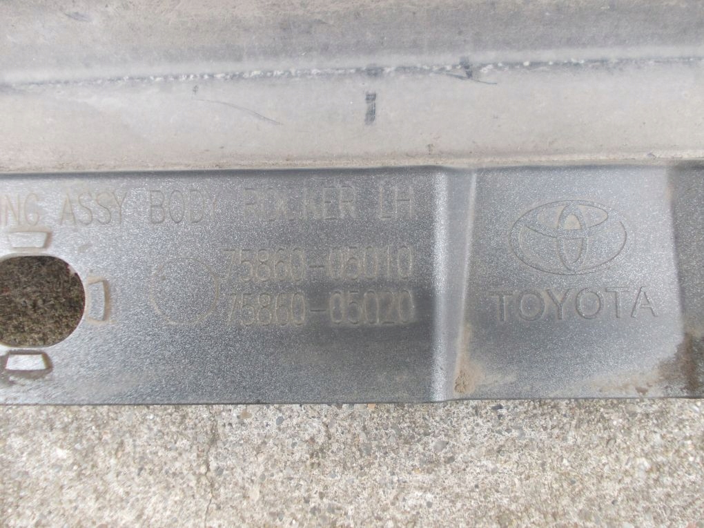 фото №4, Toyota avensis 3 iii t27 порог левый накладка