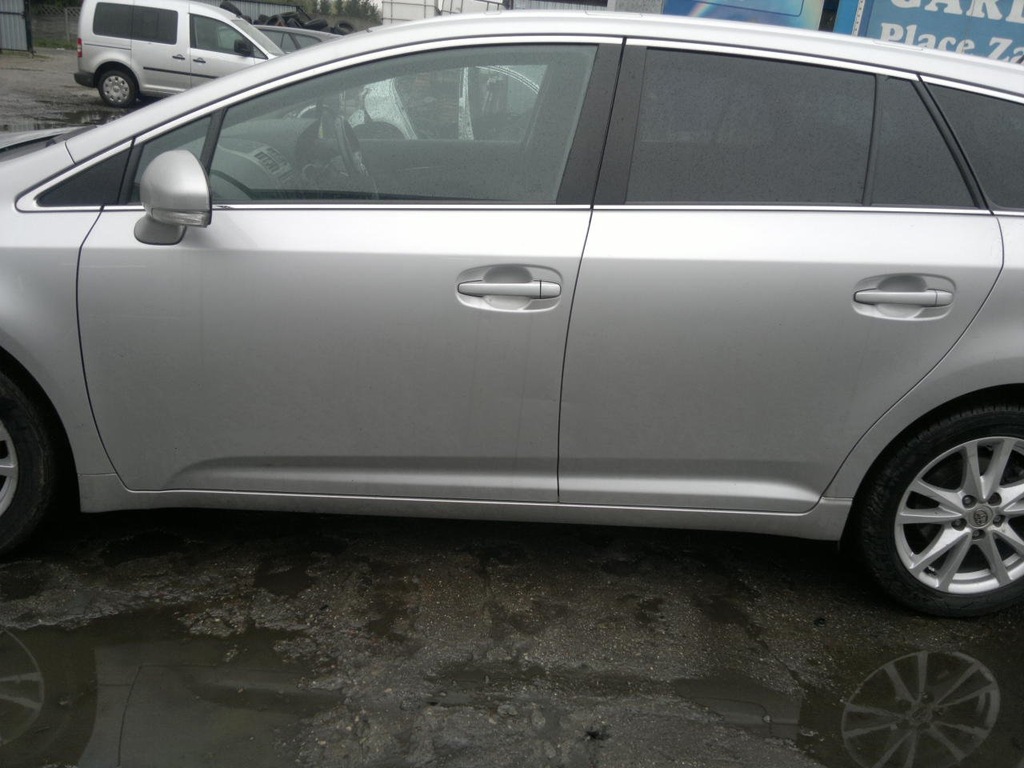 фото №1, Toyota avensis t27 09-15r порог левый правый