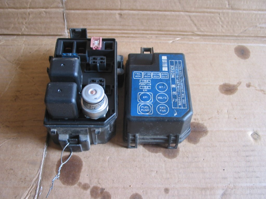 фото №1, Коробка предохранителей daihatsu cuore 1996r