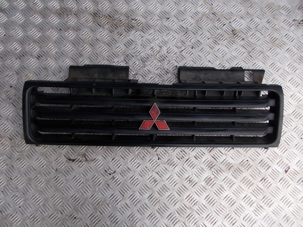 фото №1, Mitsubishi pajero решётка радиатора передняя решётка радиатора 2001-