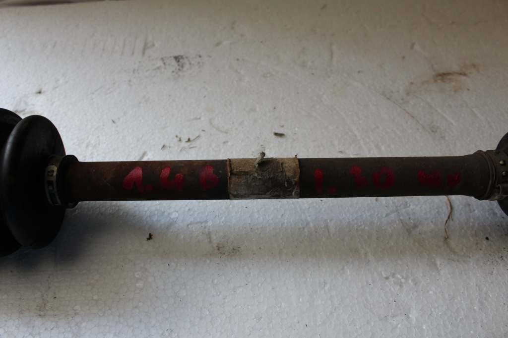 Привідний вал ліва hyundai 1 30 1,4 b 07-2012 r Ціна