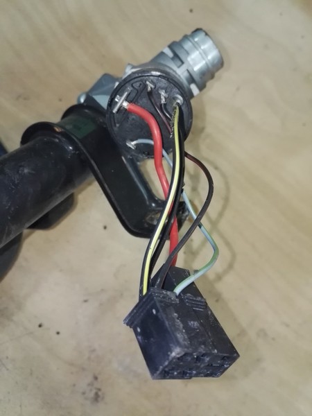 фото №5, Колодка замка запалювання колонки ключ mercedes vito w638