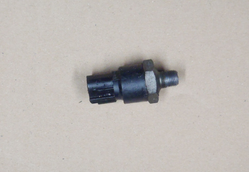 фото №1, Toyota avensis yaris lexus датчик тиску оливи