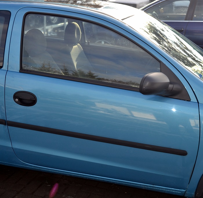 фото №1, Corsa c 3-дверная дверь перед правый цвет 80u