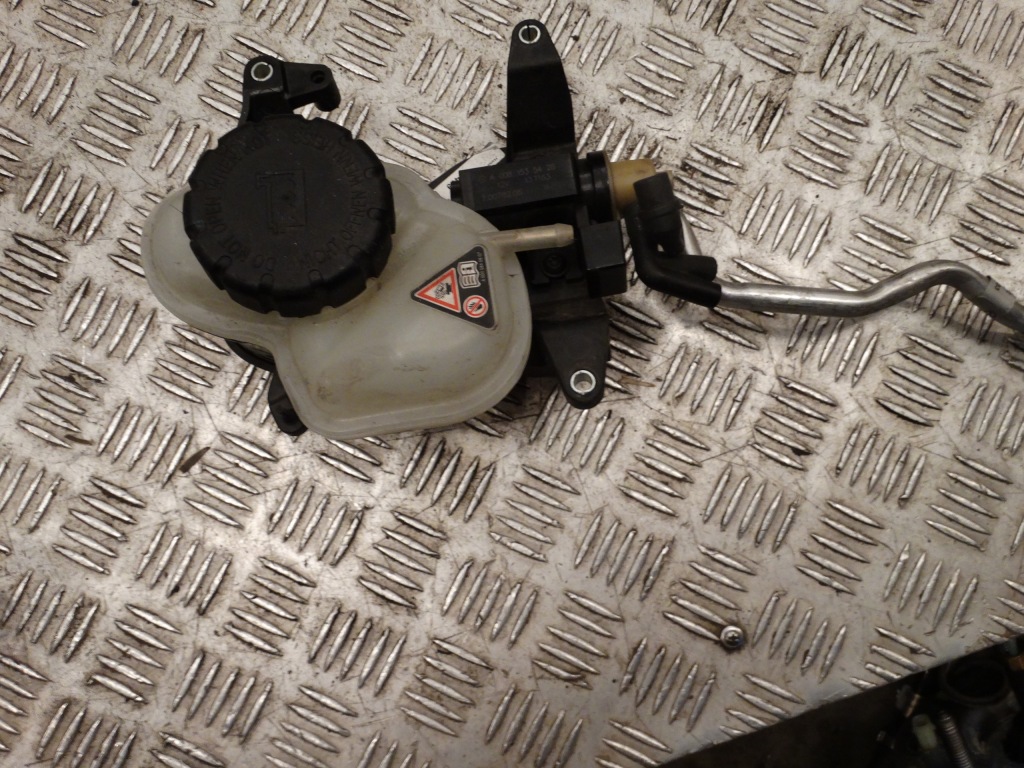 фото №1, Бак жидкость двигателя mercedes 157982 6,3amg gl