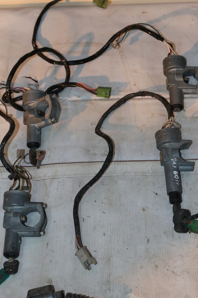 фото №1, Замок зажигания с ключ daf