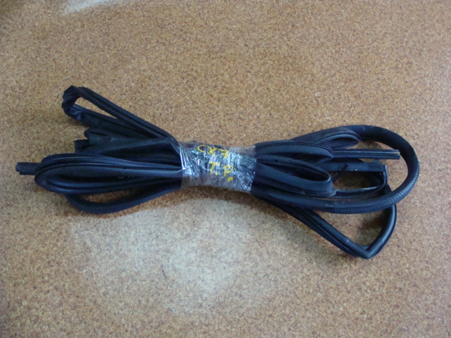 фото №1, Mazda cx7 08r прокладка дверь задняя правый