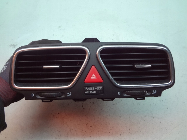 фото №1, Vw scirocco iii 08r- ґрати обдув середній